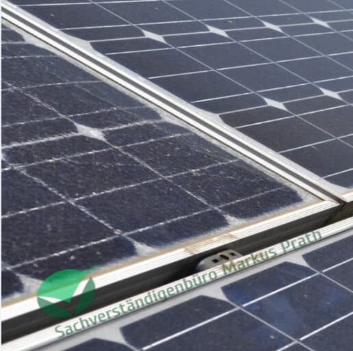 Beispielbild: Glasschaden eines PV-Moduls